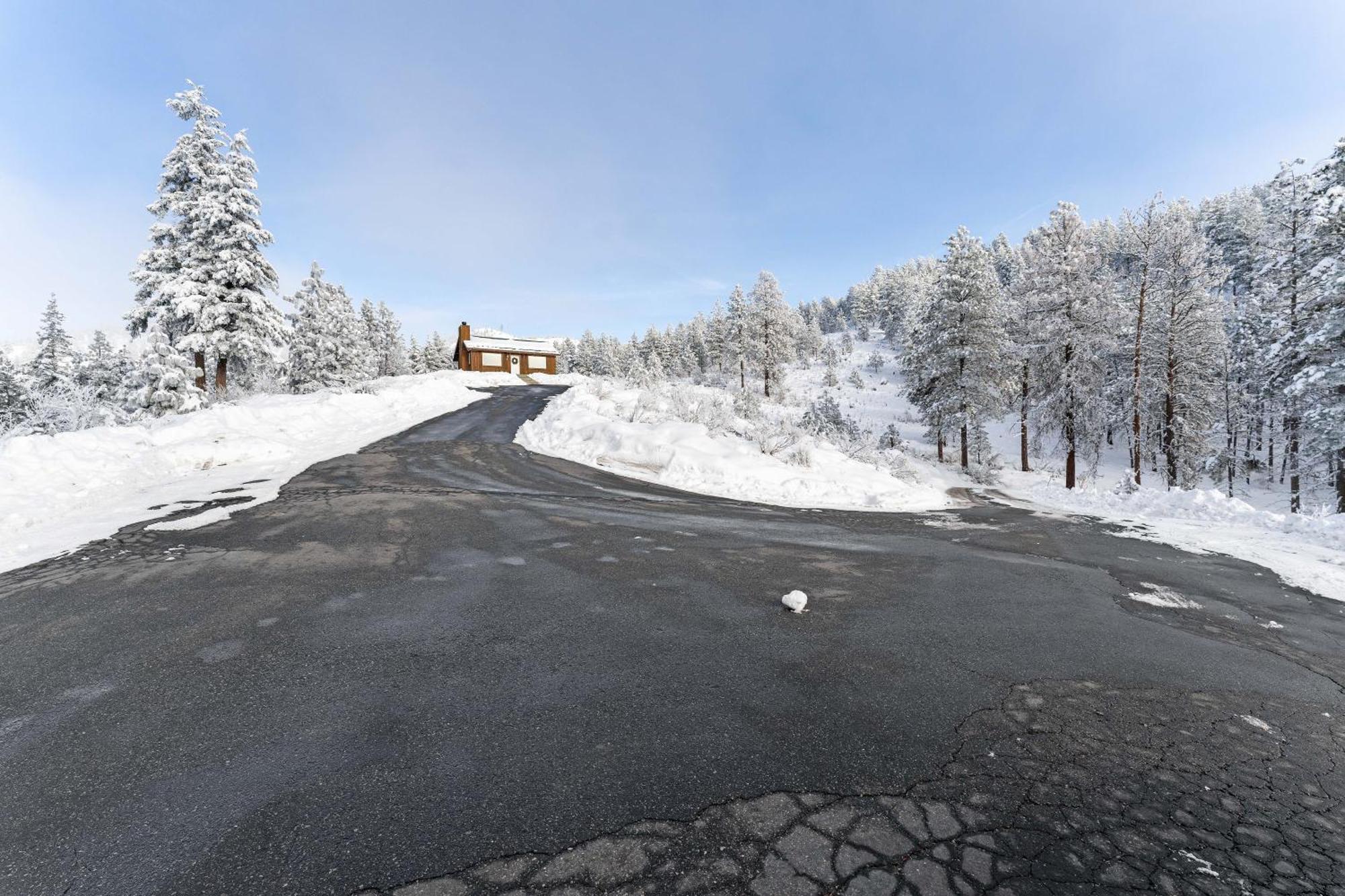 Echo Valley Resort + Cabins Manson Exterior photo